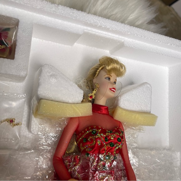 Barbie Vintage “Holiday Gift” 1998 Porcelain Doll New In Box Limited Edition - Picture 2 of 8
